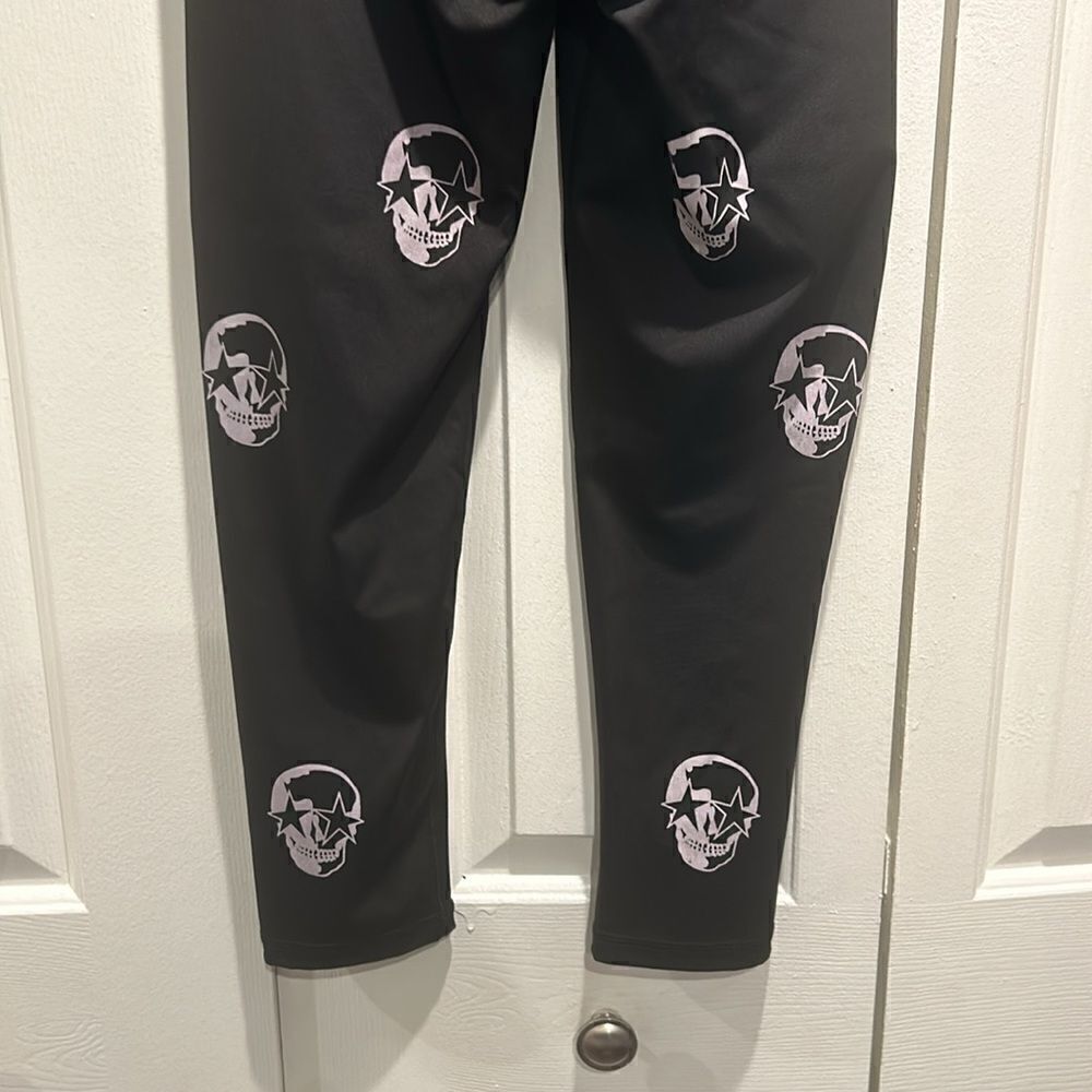 CHRLDR Black Leggings with White Skulls, Size Large - Picture 6 of 9